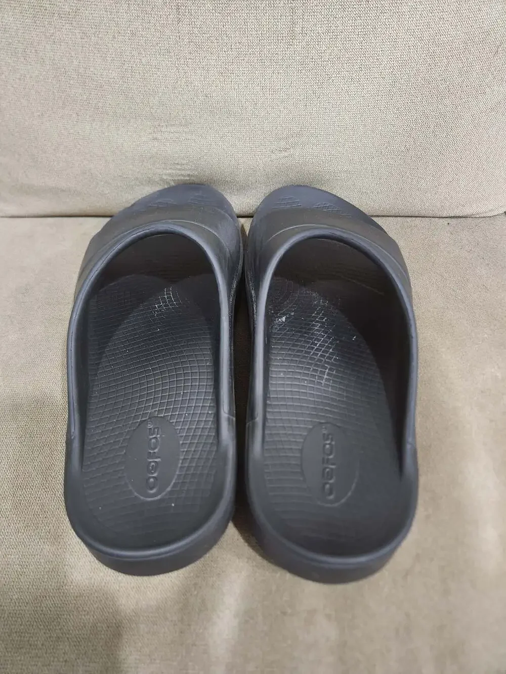 Oofos Ooahh Recovery Slide Sandals, Black, Size Men's 10/Women's 12